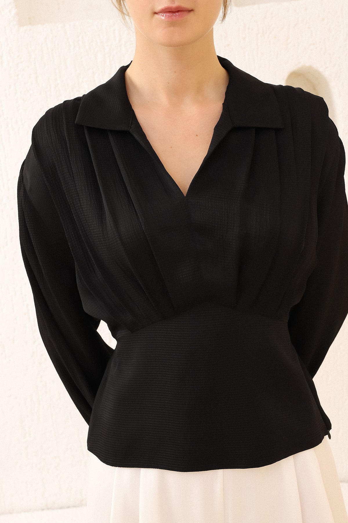 V-neck Pleated Bkack Shirt