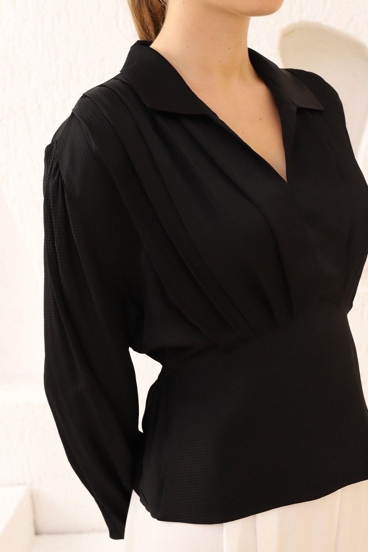 V-neck Pleated Bkack Shirt