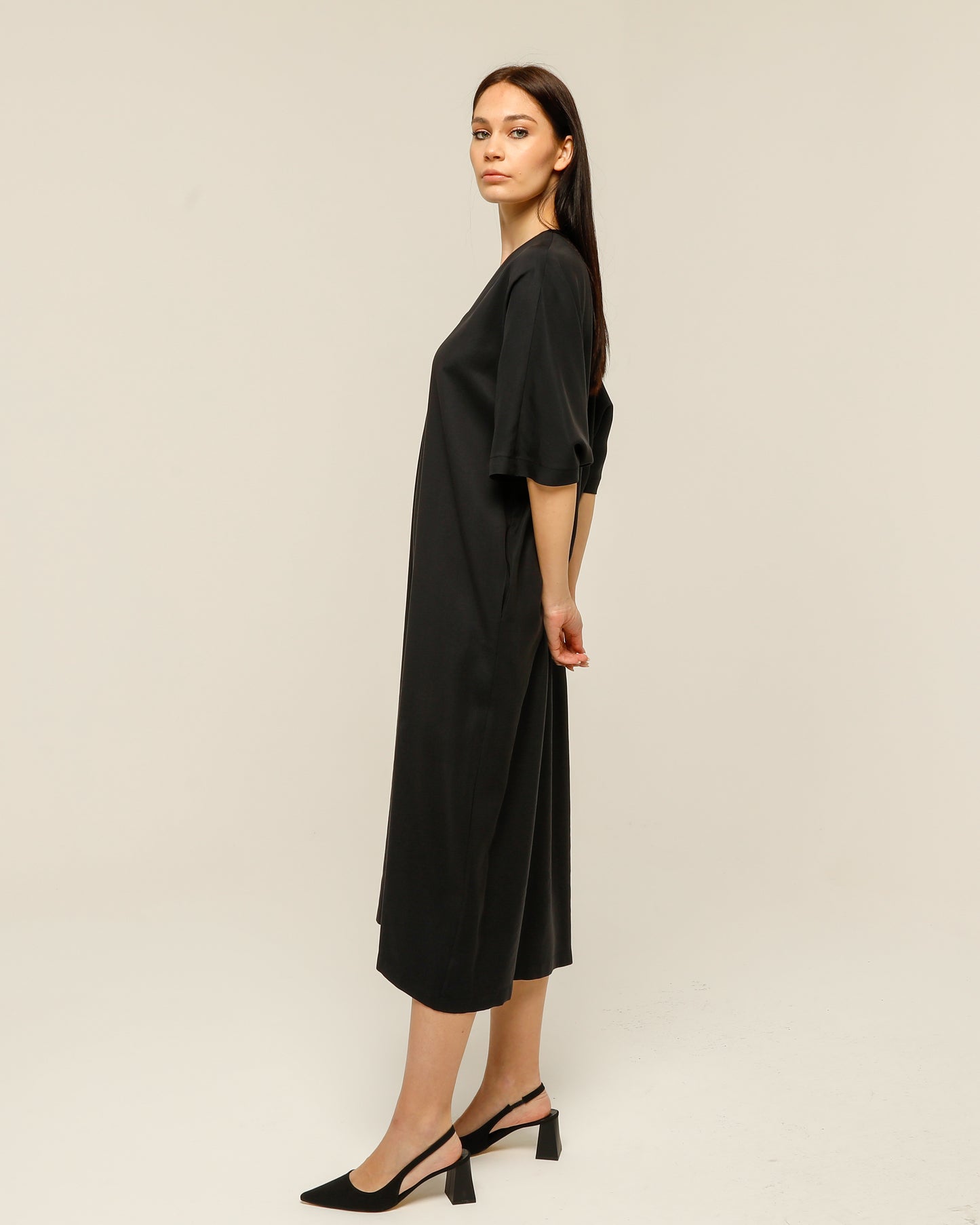 Black Pocket Oversize Midi Dress
