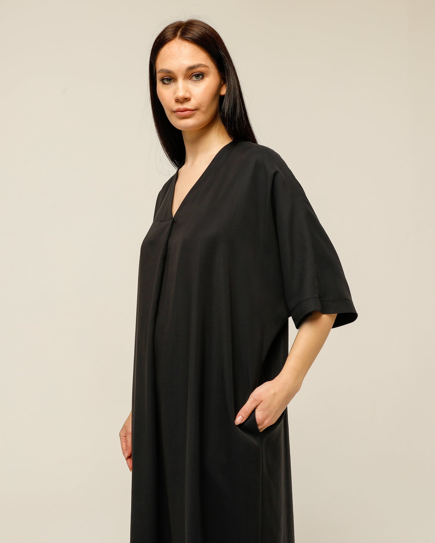 Black Pocket Oversize Midi Dress